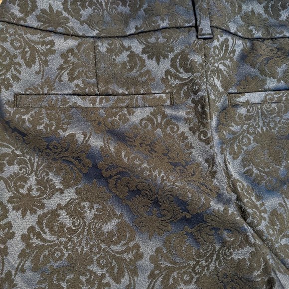 Old Navy Pixie Pants - Picture 8 of 8